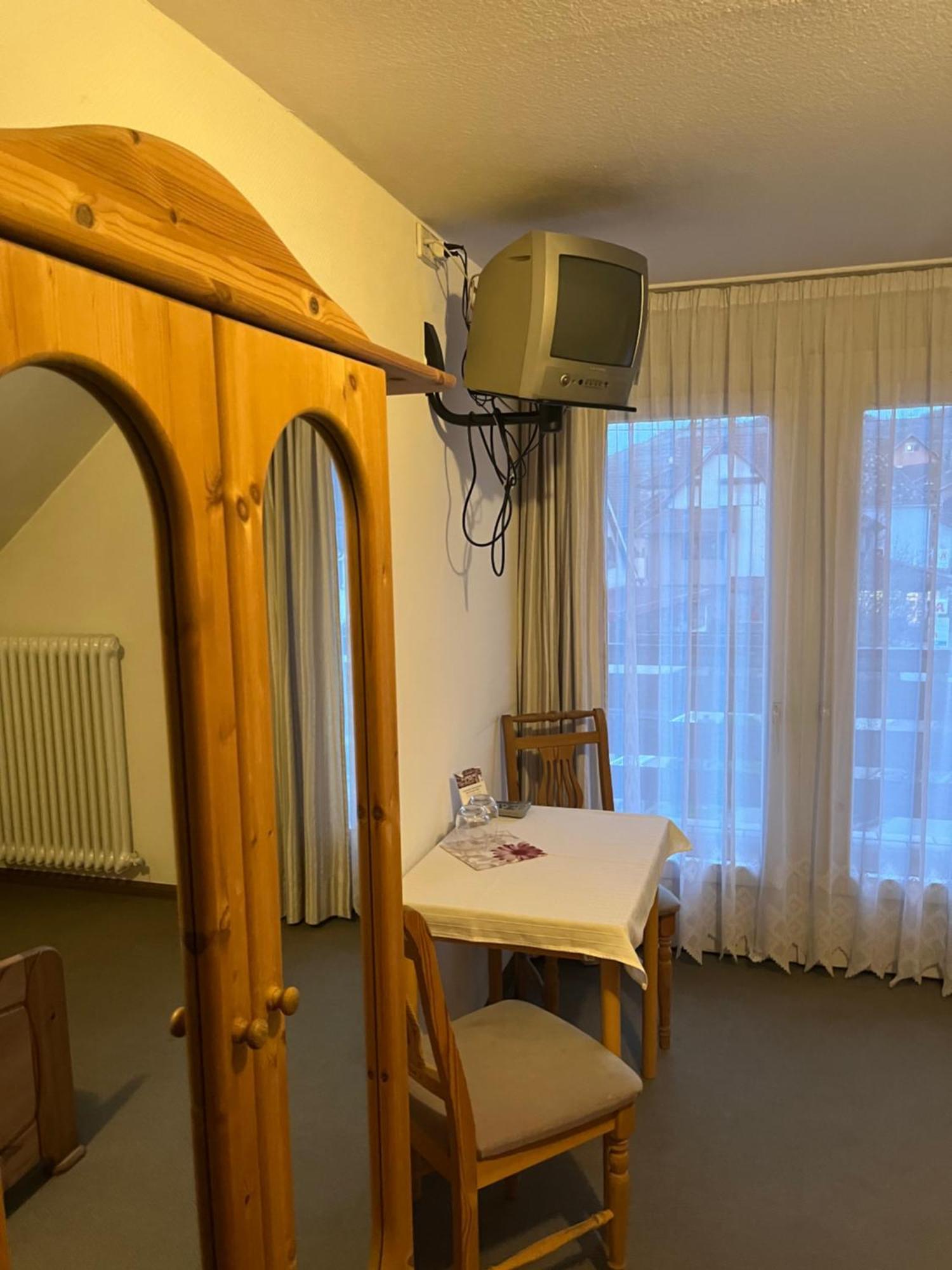 Gasthaus Baeren Niederrotweil Exteriör bild